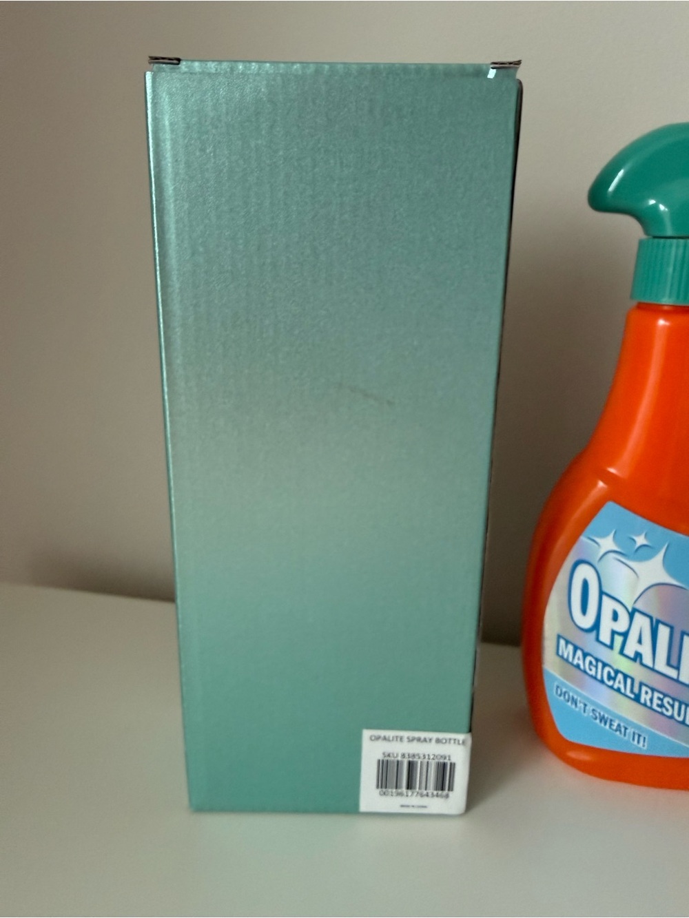 NWT Taylor Swift Opalite Plastic Spray Bottle in Original Box - Picture 2 of 6
